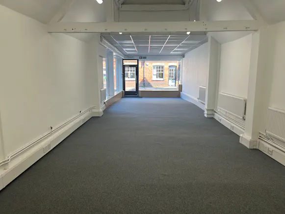 10-12 Denmark Street, Wokingham, Offices / Retail To Let - 8.jpg