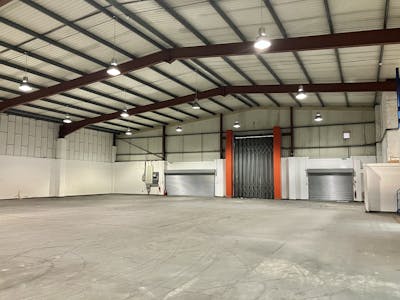 Unit 7 Plane Tree Crescent, Feltham, Warehouse To Let - IMG_1108.jpg