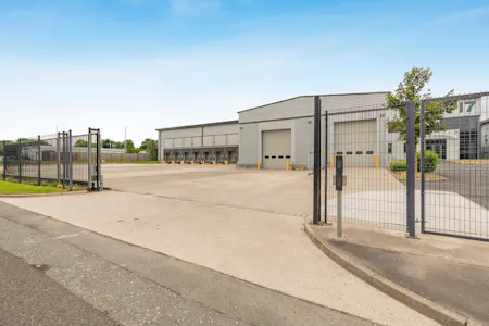 P17, Heywood Distribution Park, Pilworth Road, Rochdale, Industrial To Let - 8692871-exterior08-800.jpg