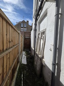203 Hildaville Drive, Westcliff-on-Sea, Retail To Let - 1000014613.jpg