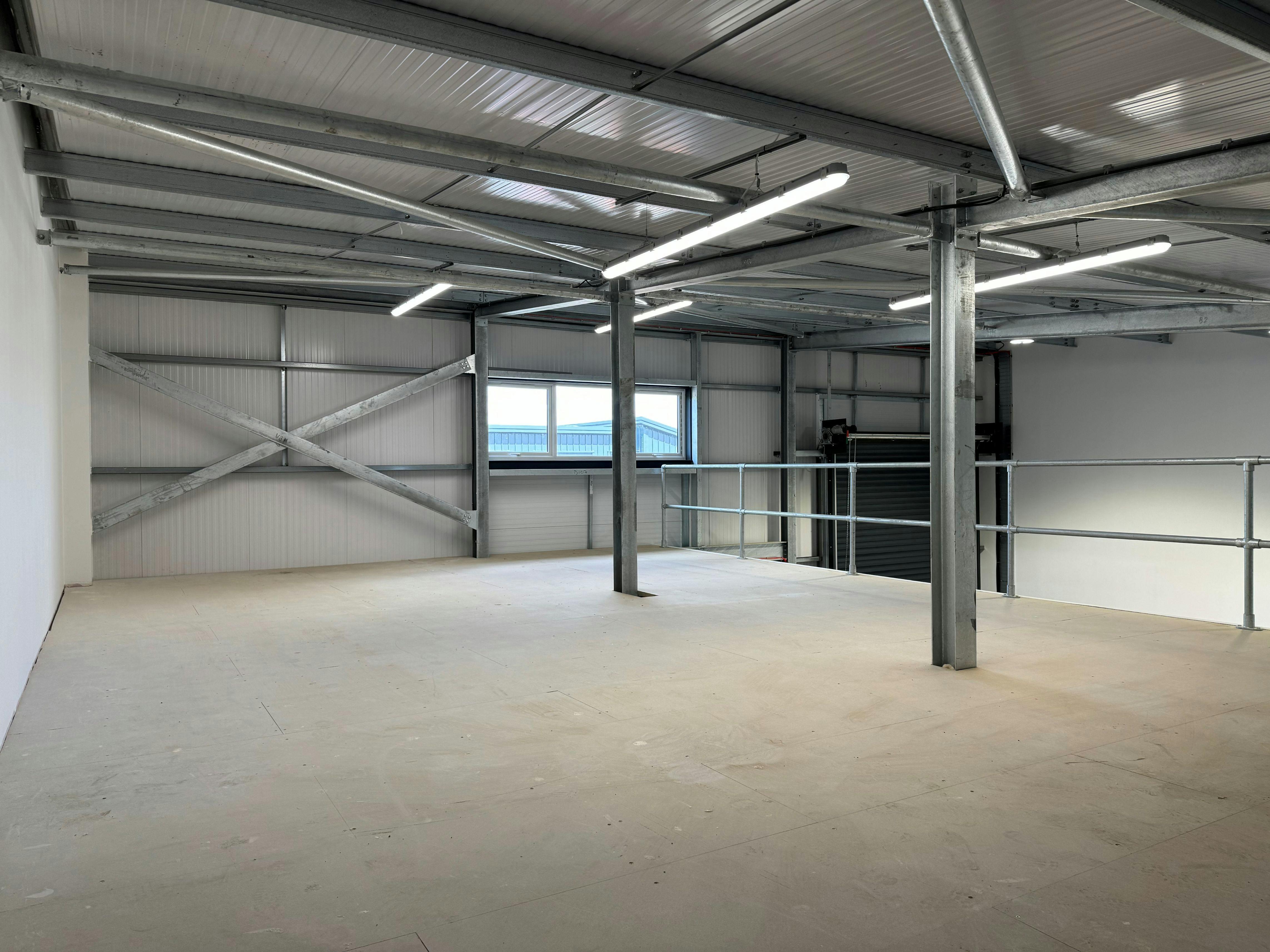 Industrial Unit in Eastleigh - photo 3