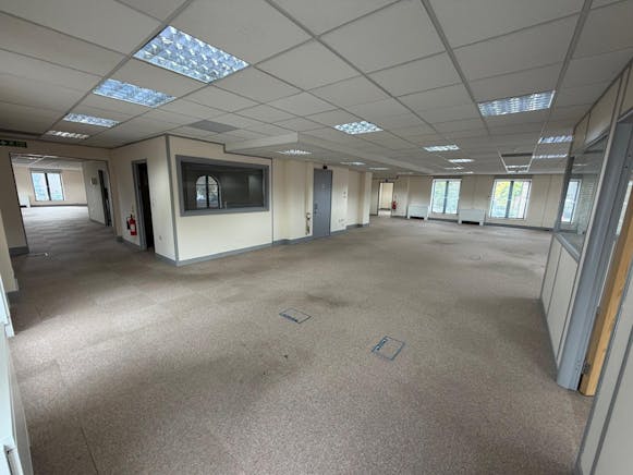 First Floor Suite, Kingswood House, Southend-on-Sea, Office To Let - IMG20251013WA0014.jpg