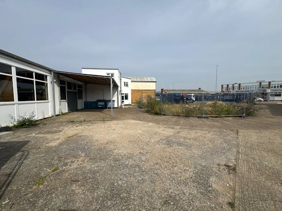 16 Towerfield Close, Southend-on-Sea For Sale - IMG-20250813-WA0005.jpg