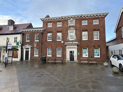 5 The Square, Petersfield, Office / Retail To Let / For Sale - Photo 16-01-2026, 09 56 30.jpg