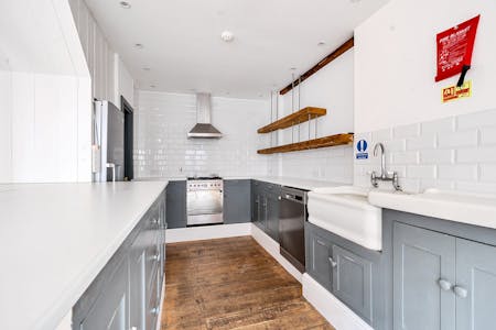 5 Standard Place, London, Office For Sale - 137430276916e6fa7ea2d.jpg