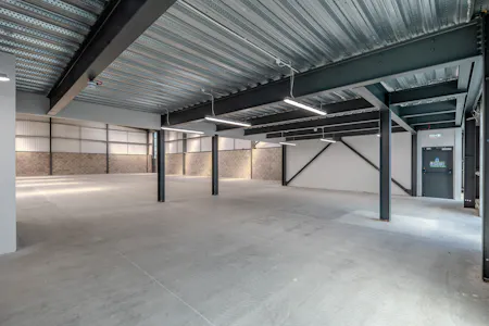 Unit 16, Central Trading Estate, Mosley Road, Trafford Park, Industrial To Let - 8698361-interior17-800.jpg