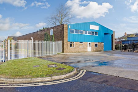 Unit 5, Headlands Trading Estate, Swindon, Industrial / Warehouse To Let - headlandstradingestate_unitunit5_202212020958301920x1280.jpg