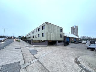 622 Western Avenue, Park Royal, Industrial To Let - 20260114_155952440_iOS.jpg