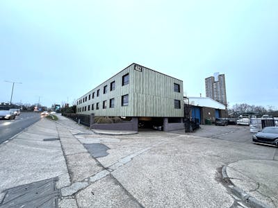 622 Western Avenue, Park Royal, Industrial To Let - 20260114_155952440_iOS.jpg