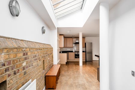 28 Woodseer Street, London, Residential To Let - Woodseer St 28 F3 - 6.jpg