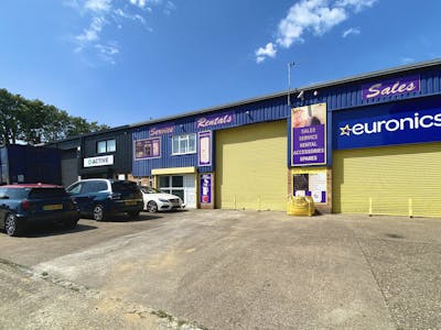 Unit 4, Thames Industrial Estate, Dunstable, Industrial / Industrial/Logistics / Industrial Park / Industrial / Storage / Light Industrial / Office / Retail / Industrial / Warehouse For Sale - IMG_1663 2.JPG
