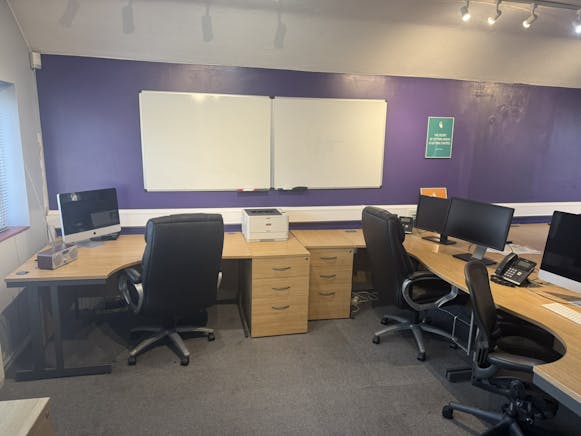 214 Station Road, Addlestone, Offices / Industrial / Warehouse To Let - IMG_6029.JPEG