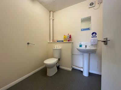 16 Bridge Place, Worksop, Office / Retail To Let - IMG_1830.jpg