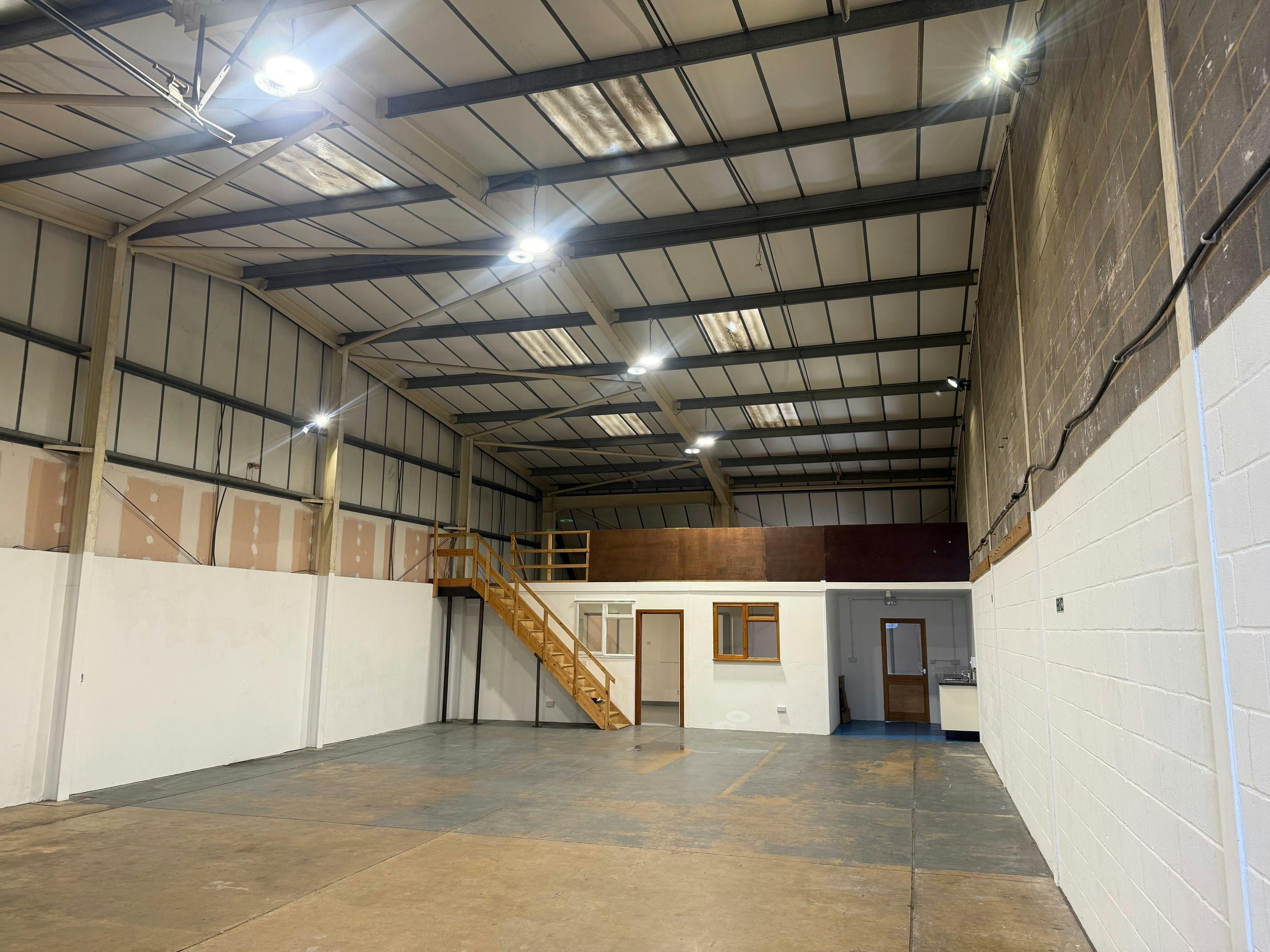 Unit 10, Nursteed Road Trading Estate, William Road, Devizes, Industrial To Let - 2.jpg