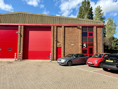 Unit 5, Inwood Business Centre, Hounslow, Industrial / Warehouse To Let - IMG_6682.jpg