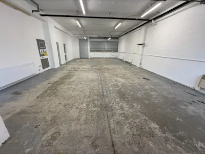 2 Millfield, Watford, Warehouse To Let - processed-EC525648-E0DA-4CCF-A016-C840E1852A80.jpeg