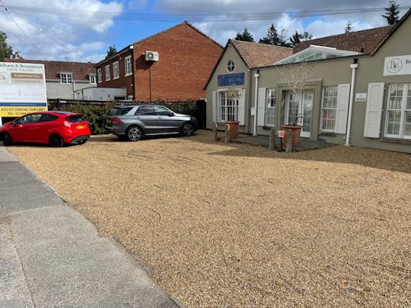 1 Haverleigh House, Ascot, Retail To Let - image3.jpeg