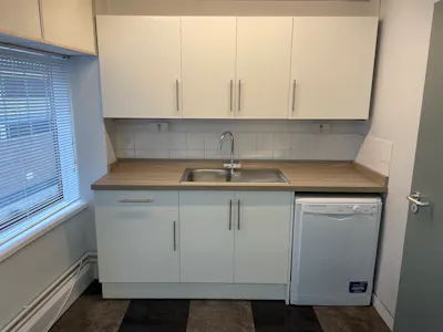 3 Brittingham House, Orchard Street,, Crawley, Office To Let - WEB IMG_8206 (1).jpg