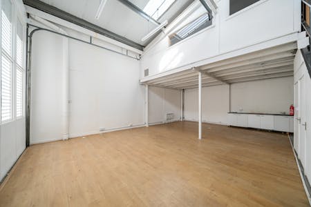 7 Rutland Studios, White City, Industrial To Let - 138153176915a9b3a4f60.jpg