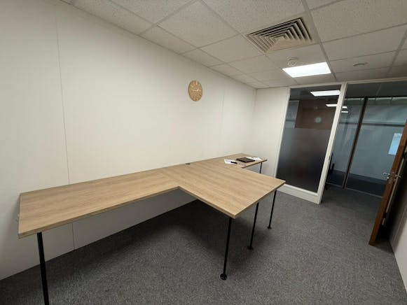 Woodland Place, Wickford, Office To Let - IMG20251119WA0062.jpg