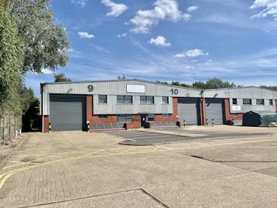 Unit 9 & 10  Airlinks Industrial Estate, Heston, Heathrow, Industrial / Warehouse To Let - 9 10 Airlinks - Main 1.jpg
