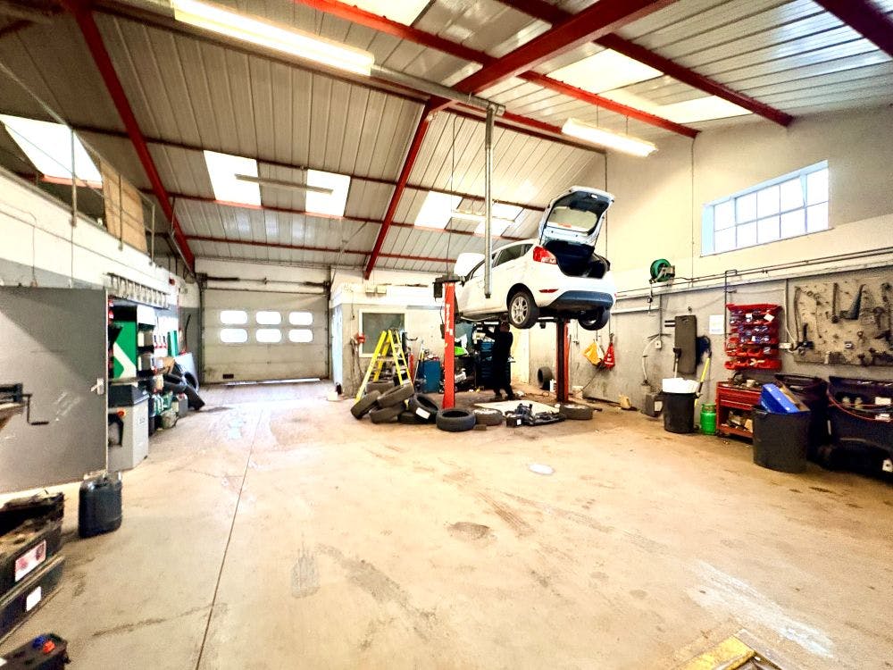 16-18 Banbury Road, Bicester, Industrial / Motortrade To Let - IMG_9520.jpg