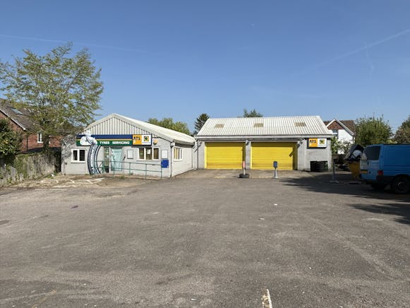 Former ATS Centre, 76 Grove Street, Wantage, Industrial For Sale - IMG_9698.JPG