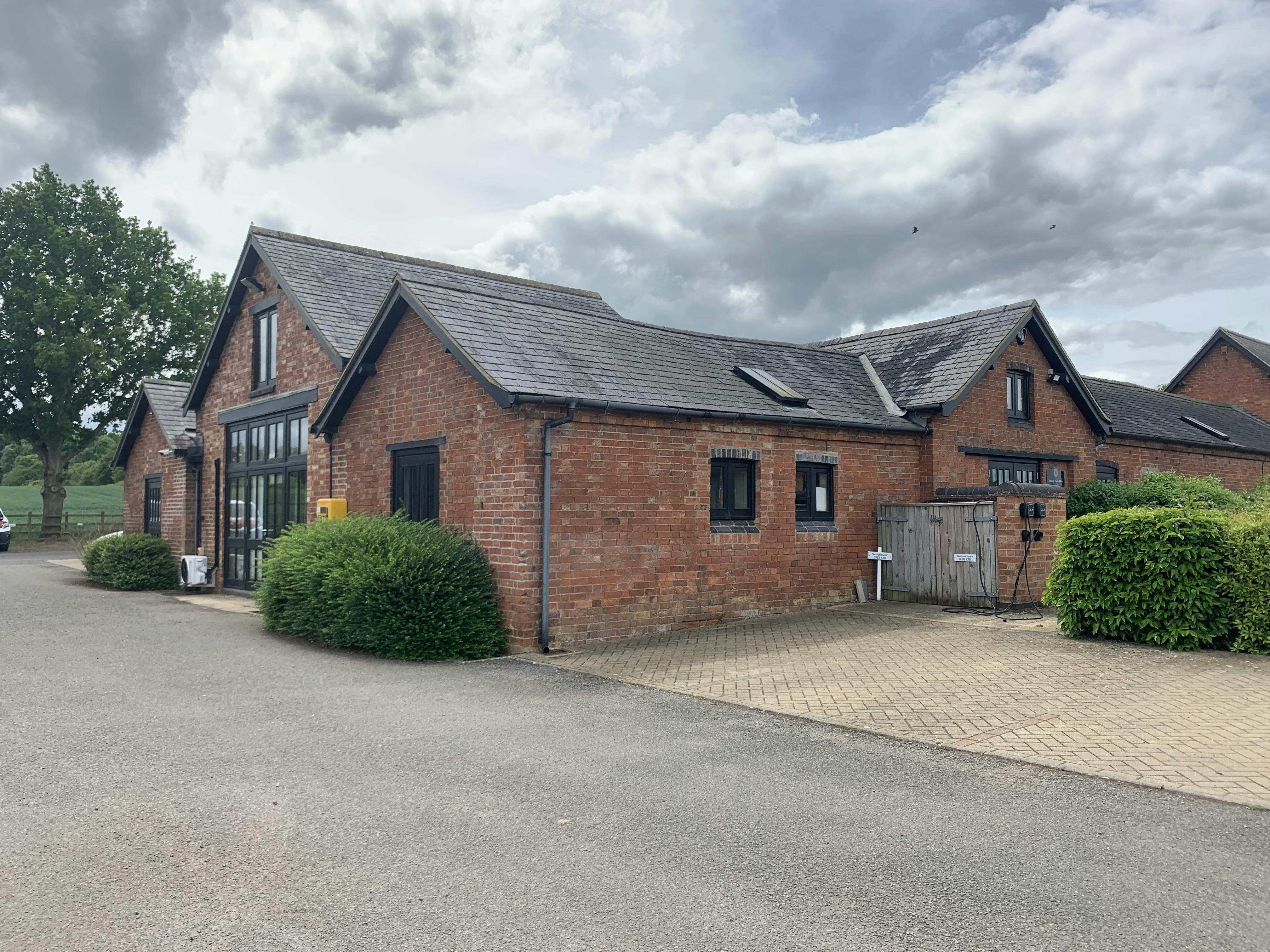 Unit 4, 4 Pedigree Farm Barns, Northampton, Offices To Let - IMG_3269.JPG