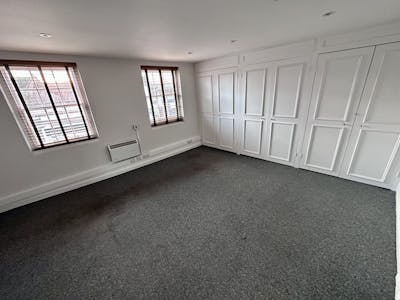 1st and 2nd floor Offices, 103 High Street, Thame, Office To Let - IMG_0099.jpeg