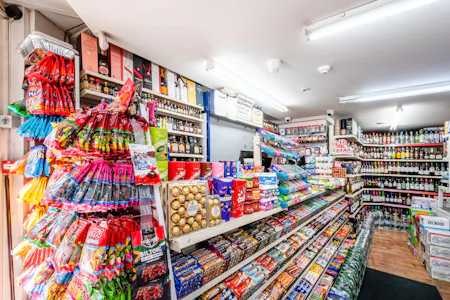 Ground floor, Unit A, London, Investment / Leisure / Retail For Sale - Quaker St 10 - 6.jpg