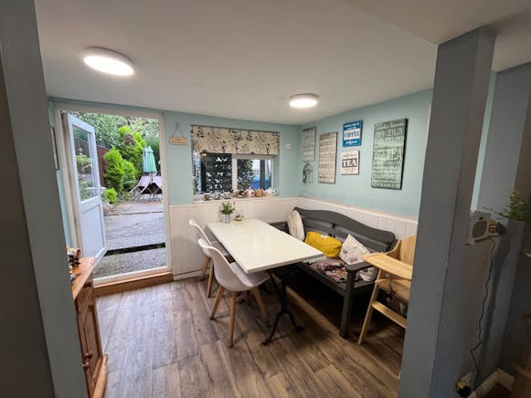 1 & 2 Clieve Cottages, Cookham, Investment / Retail For Sale - IMG_4872.JPG