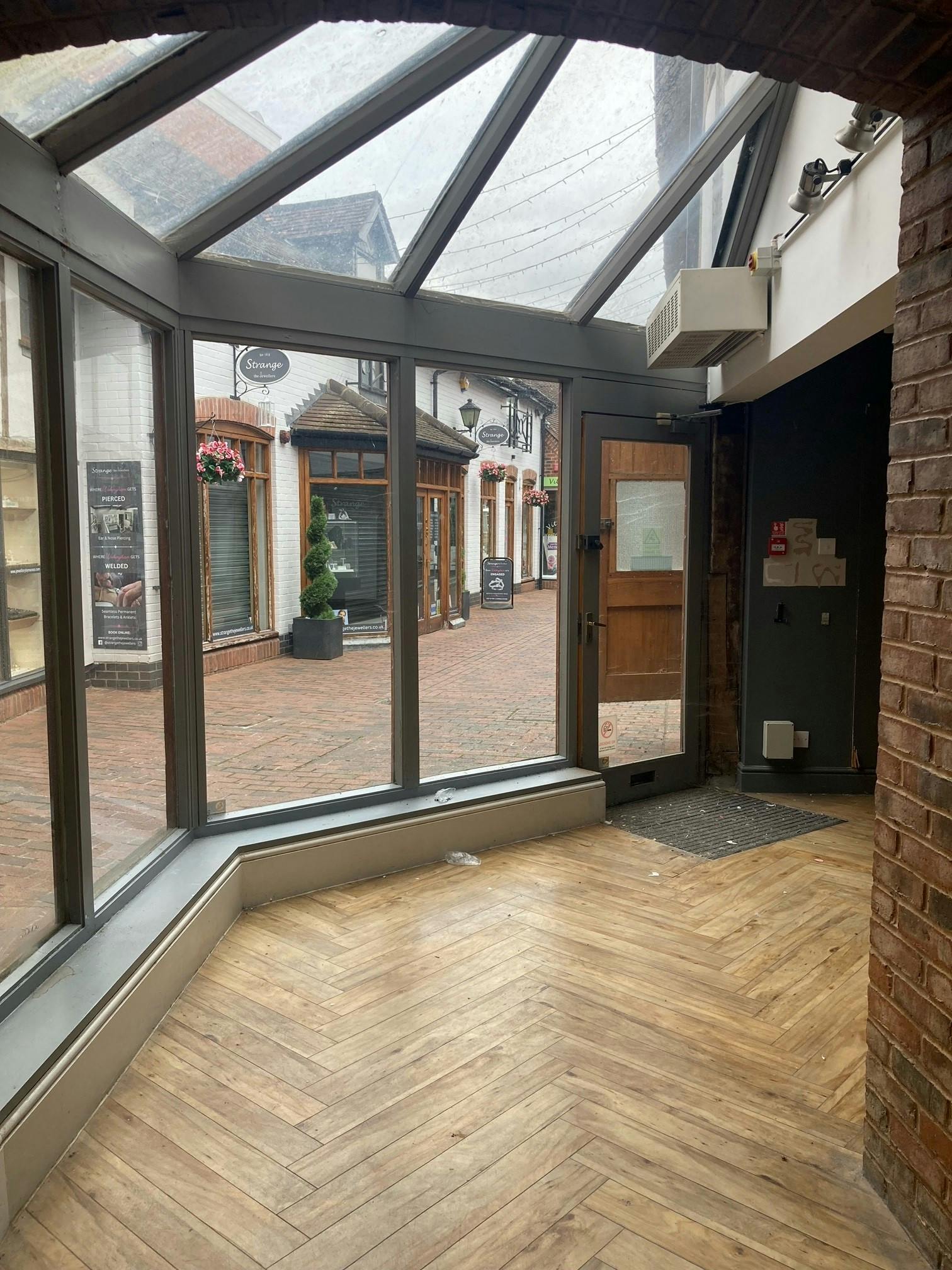 1-2 Bush Walk, Wokingham, Retail To Let - 14.jpg