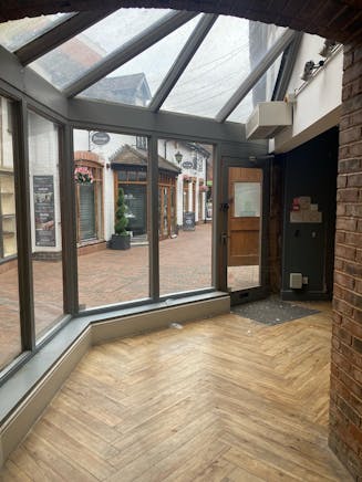 1-2 Bush Walk, Wokingham, Retail To Let - 14.jpg