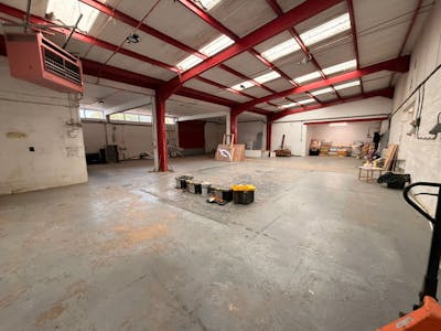 11 Totman Crescent, Rayleigh, Industrial / Office To Let - IMG20251031WA0014.jpg