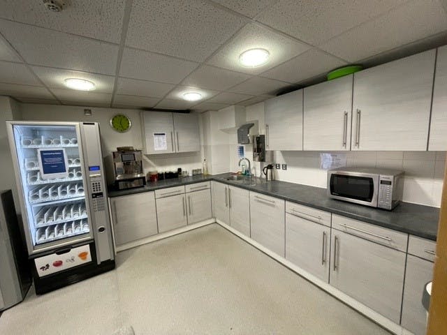 Office in Southampton - photo 4