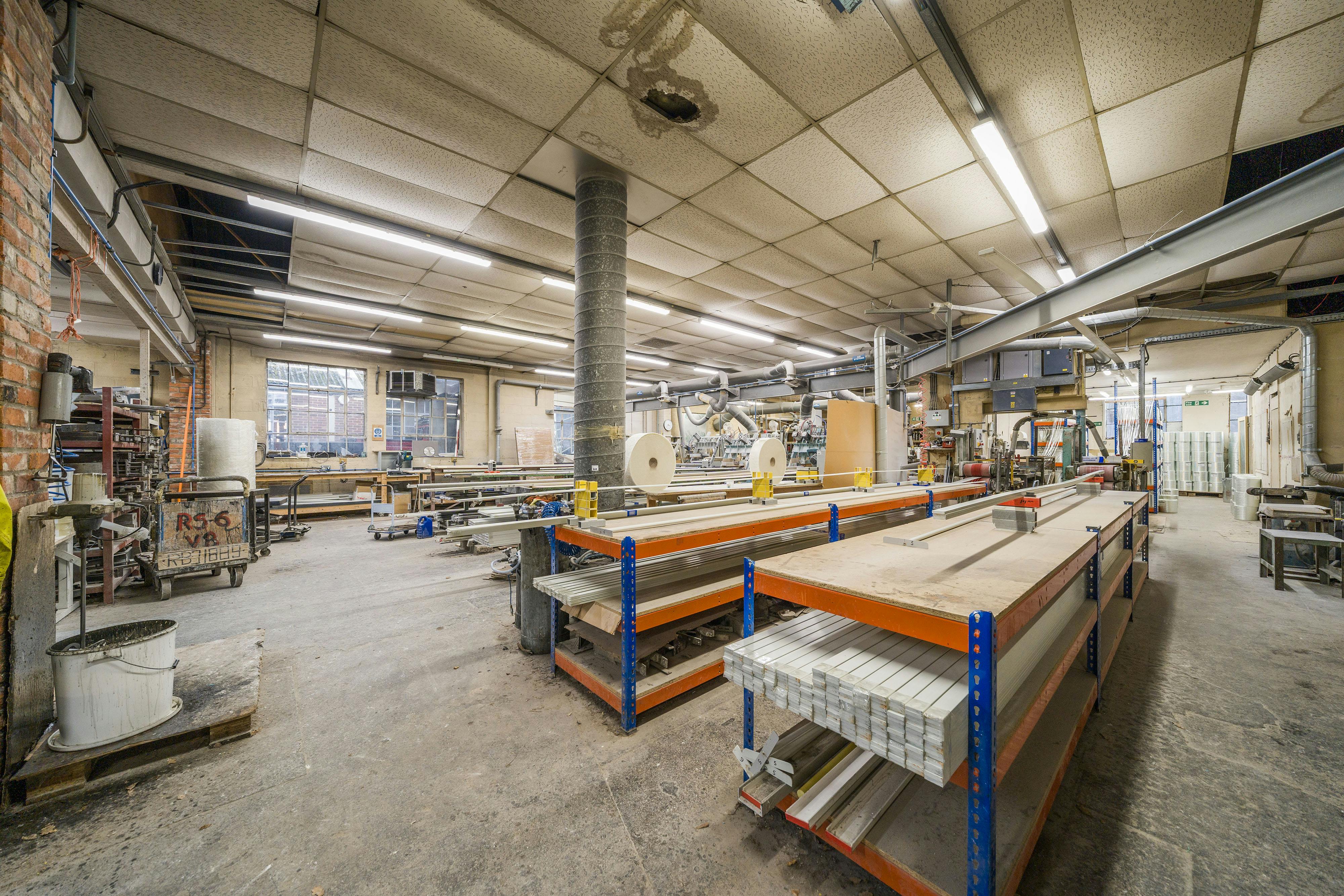 Unit 1 Woodcock Hill Estate - p04.jpg