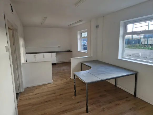 Unit 1a, Bulwark Industrial Estate, Chepstow, Industrial To Let - 906B947D-D33D-415A-94A6-DF17A9AAC6A0.jpeg Unit 1a, Bulwark Industrial Estate, Chepstow, Industrial To Let - 906B947D-D33D-415A-94A6-DF17A9AAC6A0.jpeg
