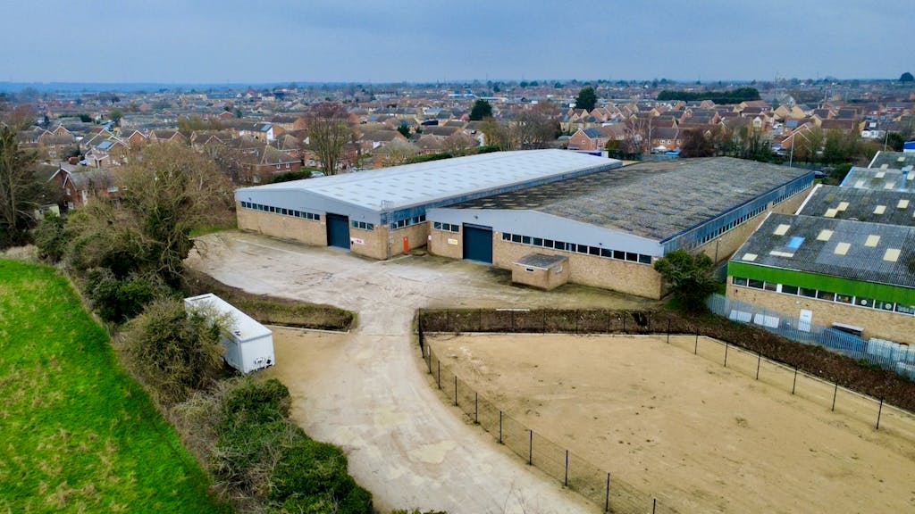 15 16 Albone Way Biggleswade Warehouse Rear