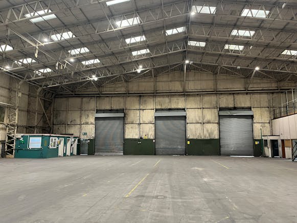 Hangar 1, Westcott Venture Park, Aylesbury, Industrial To Let - 20250716_125414103_iOS.jpg