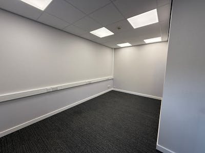 8 Regents Court, Redditch, Office To Let - IMG_2215.JPG