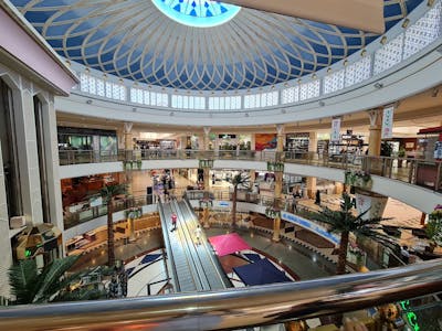 Markaz Al Bahja Mall, Al Mauj Street, Muscat, Retail To Let - Escalaor 2.jpg