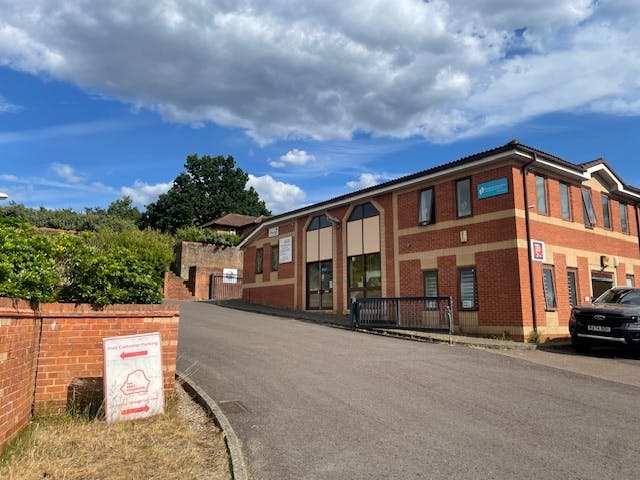 Unit 8, Forest Park Business Units, Bracknell, Offices To Let - image7.jpeg