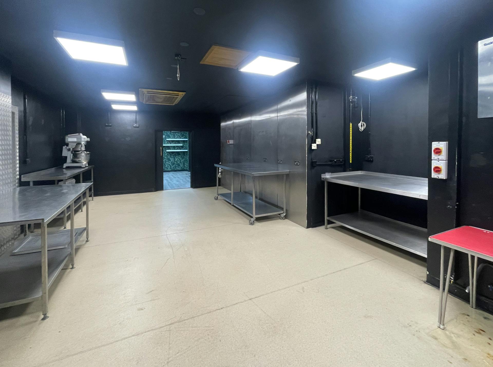 Industrial Unit in Christchurch - photo 2