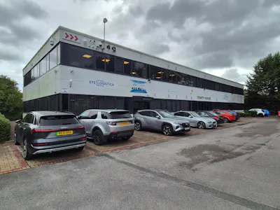 Bredbury Park Way, Stockport, Industrial/Logistics / Office To Let - 20260908_143548.jpg