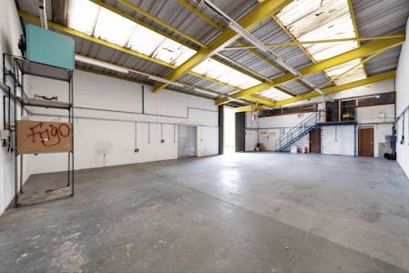 16 Steele Road, London, Industrial To Let - 761614 4.jpg