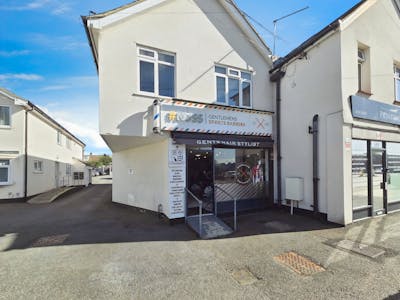 588 Rayleigh Road, Leigh-on-Sea, Office / Retail To Let - d2cf60b4-IMG-20250916-WA0092.jpg
