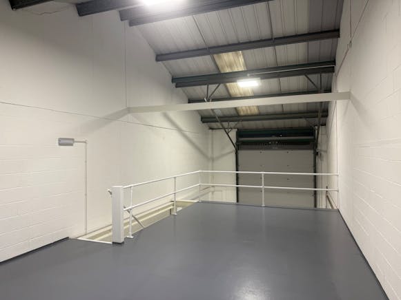 Unit 15, Falcon Court, Earlsfield, Industrial To Let - IMG_7021.jpg