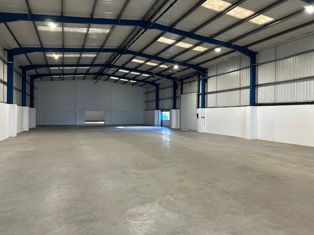 Industrial Unit in Barking - photo 4