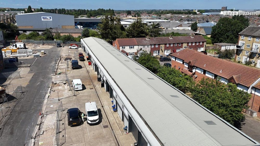 Units 1-6 Langhedge Industrial Estate, Langhedge Lane - 9.jpg
