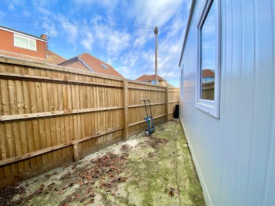 R/o 165, West Street, Dunstable, Alternative Use Opportunity / Arts/Crafts / Education / F1 (Learning and Non-Residential Institutions) / Healthcare / Lockup Garage / Office / Other / Showroom / Studio / Gallery / Studio / Workshop / Sui Generis / Warehouse / Wellbeing / Workshops To Let - Image 4